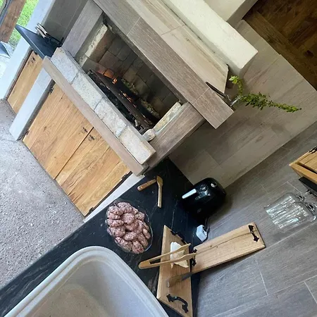 Βίλα къща горски чар