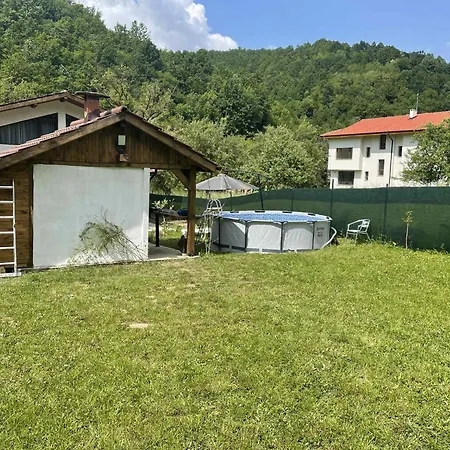 Villa къща горски чар Beli Osŭm