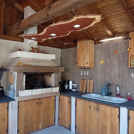 къща горски чар * Бели-Осым