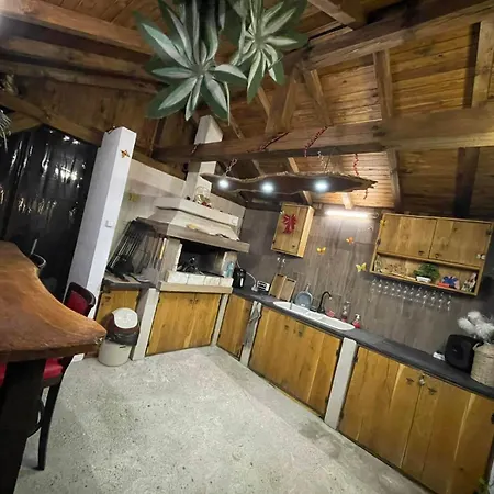 Villa къща горски чар Beli Osŭm